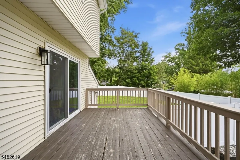 19 Northwestern Way Hopatcong, NJ 07843