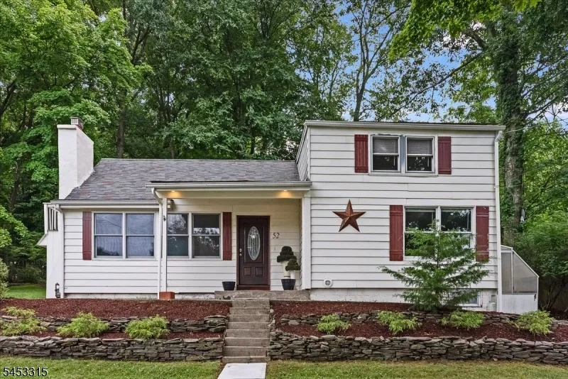 52 Hilltop Trl Sparta, NJ 07871