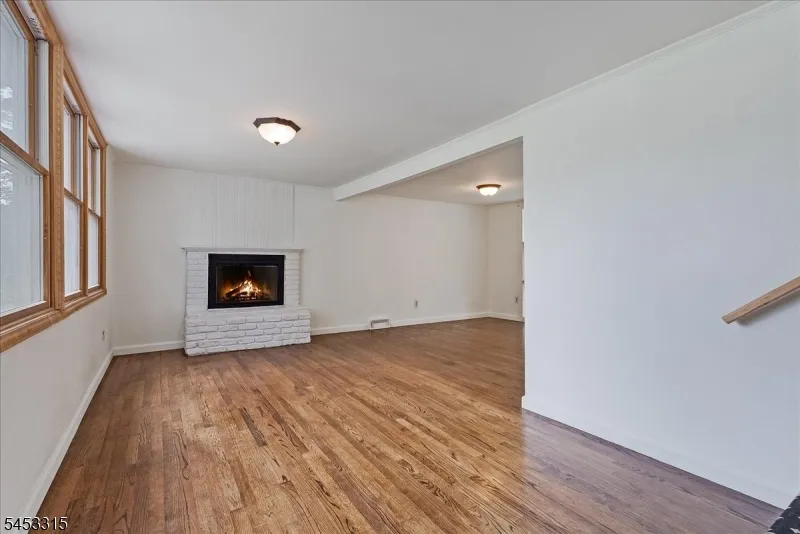 52 Hilltop Trl Sparta, NJ 07871
