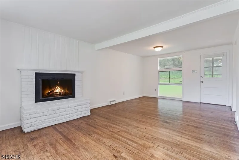 52 Hilltop Trl Sparta, NJ 07871