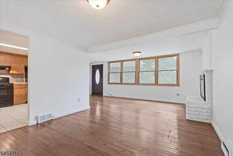 52 Hilltop Trl Sparta, NJ 07871