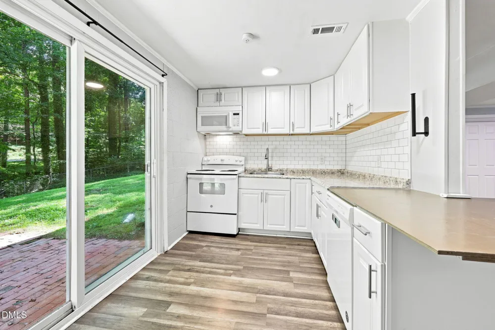 8718 Rollingwood Road Chapel Hill, NC 27516