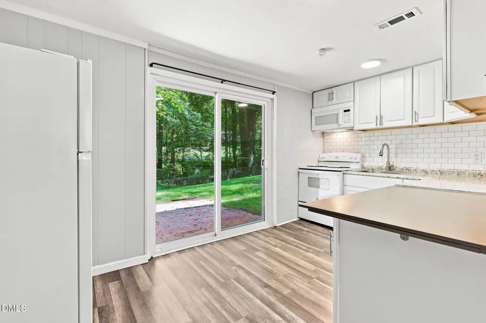8718 Rollingwood Road Chapel Hill, NC 27516