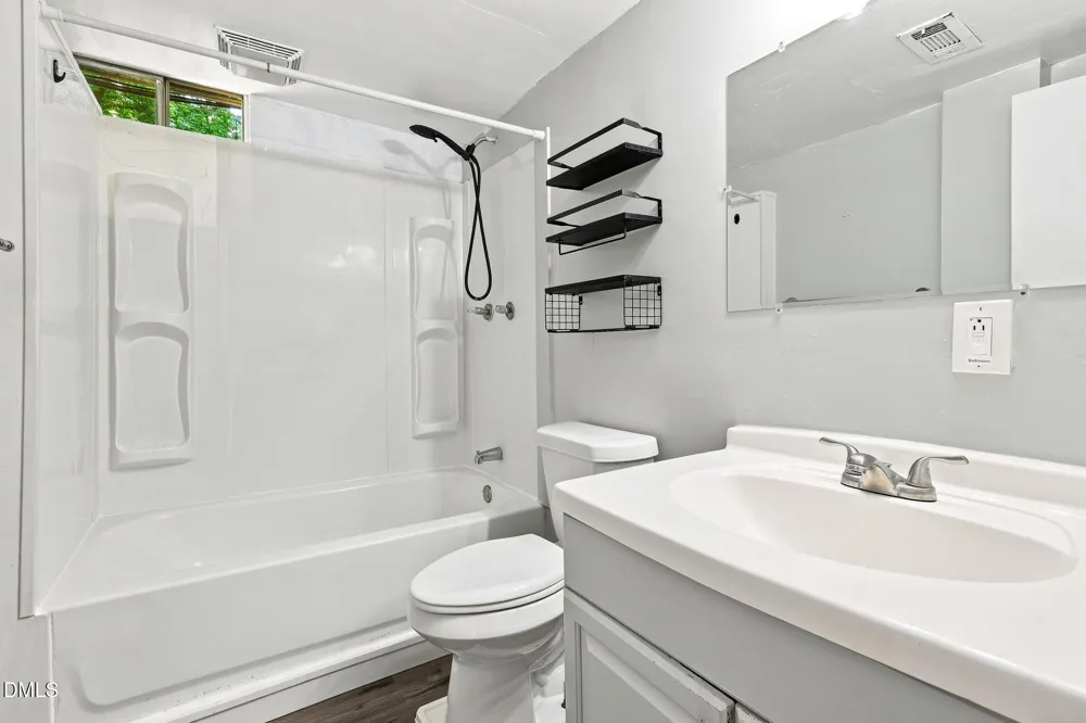 8718 Rollingwood Road Chapel Hill, NC 27516