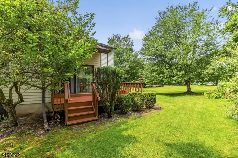 2 Eagle Dr Hampton, NJ 07860