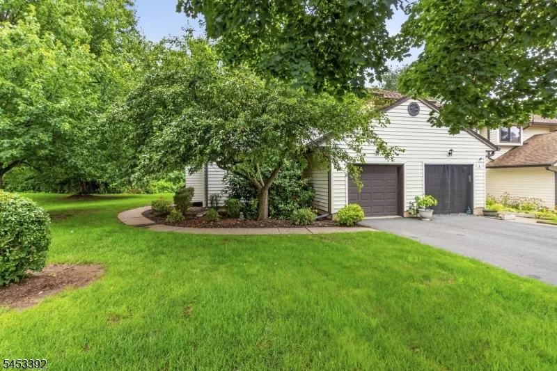 2 Eagle Dr Hampton, NJ 07860
