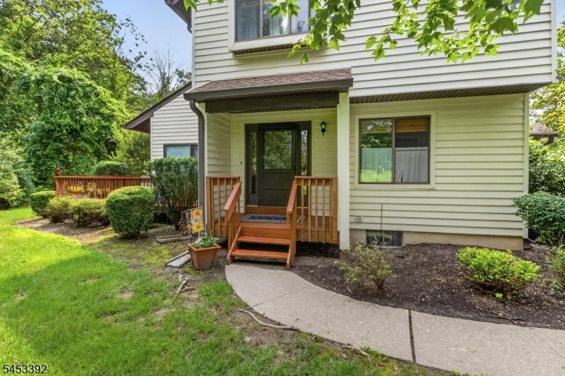 2 Eagle Dr Hampton, NJ 07860
