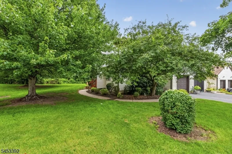 2 Eagle Dr Hampton, NJ 07860