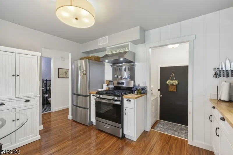 2 Eagle Dr Hampton, NJ 07860