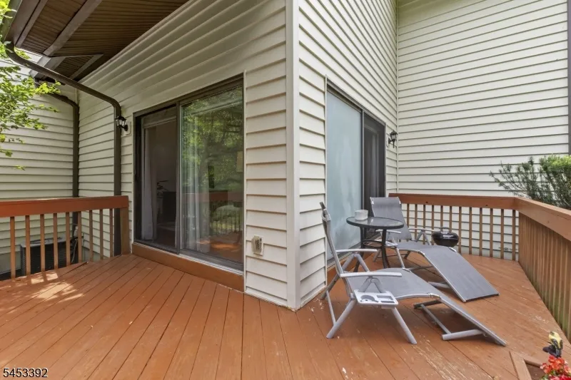 2 Eagle Dr Hampton, NJ 07860