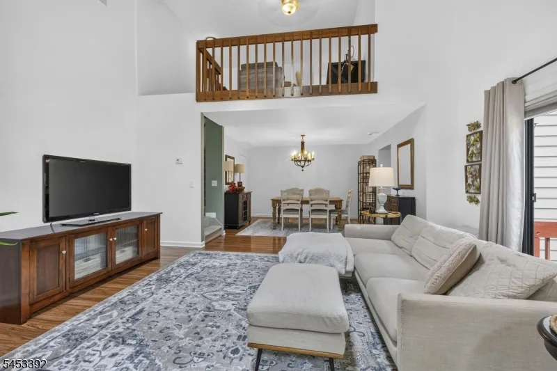 2 Eagle Dr Hampton, NJ 07860