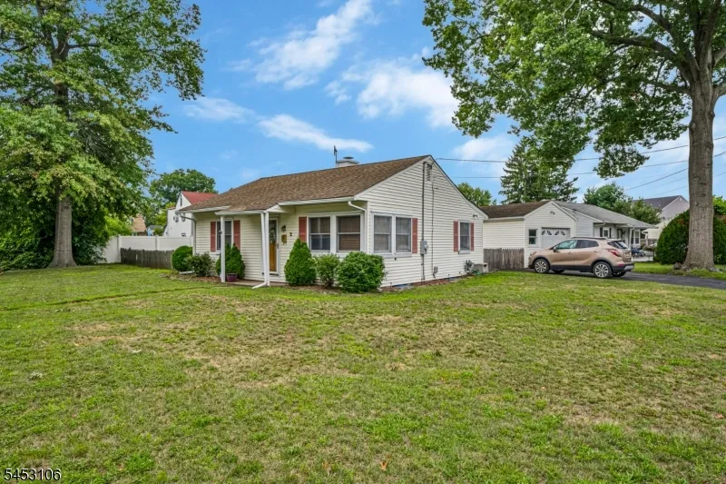2 Orchid Pl Middlesex, NJ 08846
