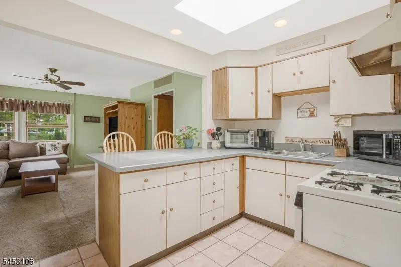 2 Orchid Pl Middlesex, NJ 08846