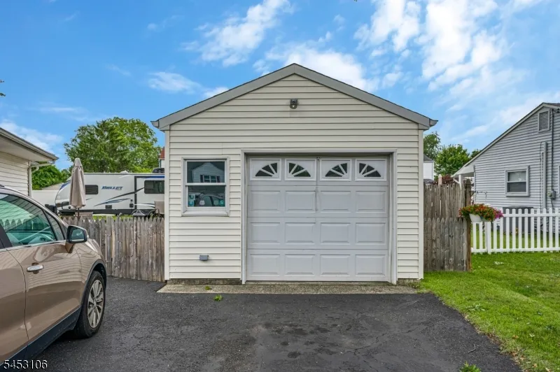 2 Orchid Pl Middlesex, NJ 08846