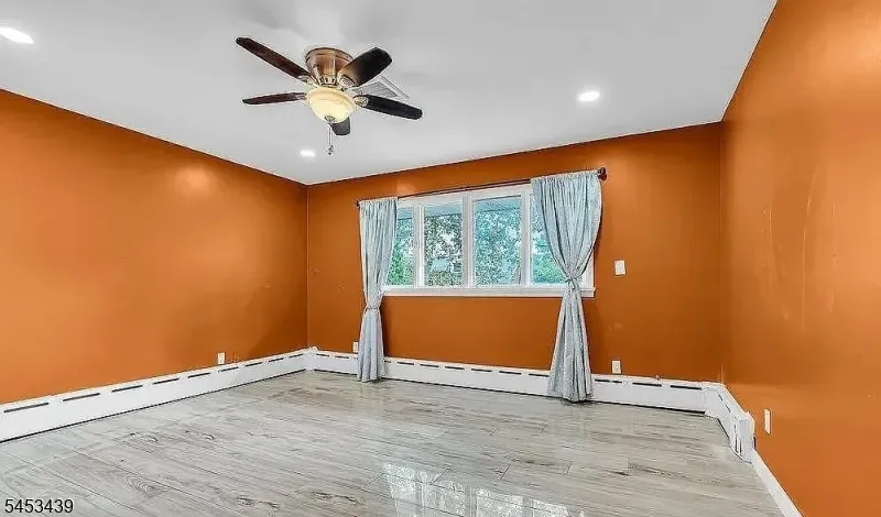 585 Noe Ave Woodbridge, NJ 07095
