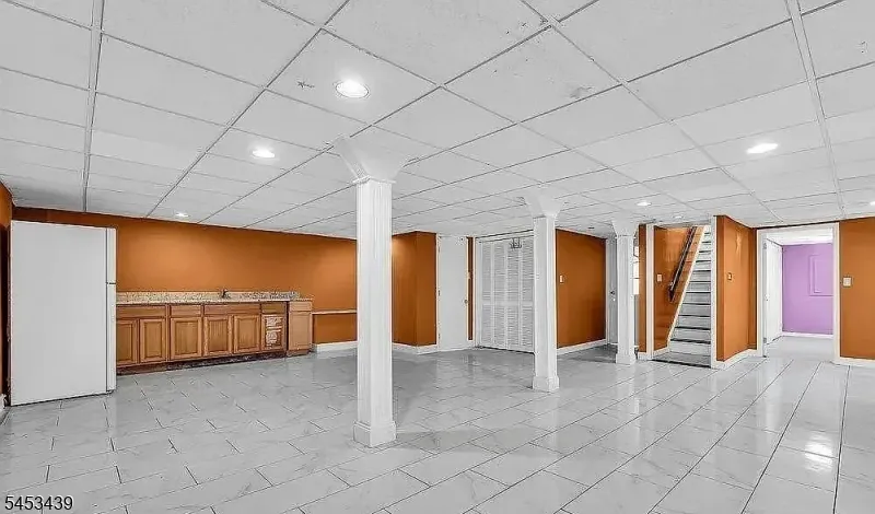 585 Noe Ave Woodbridge, NJ 07095