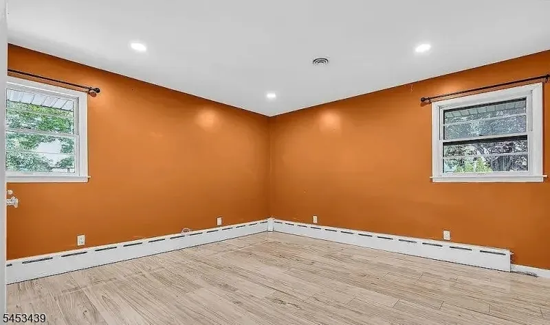 585 Noe Ave Woodbridge, NJ 07095