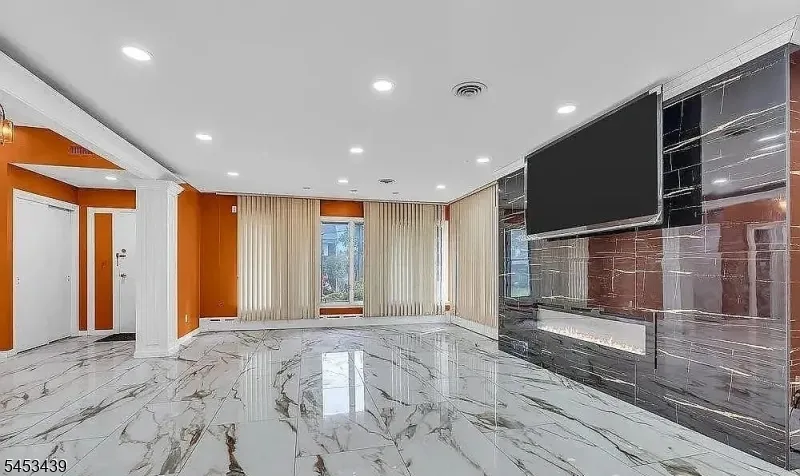 585 Noe Ave Woodbridge, NJ 07095