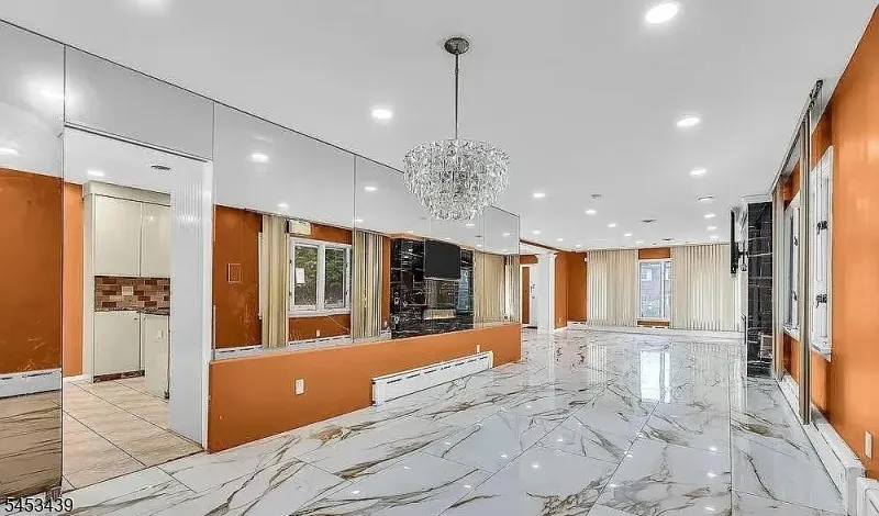 585 Noe Ave Woodbridge, NJ 07095