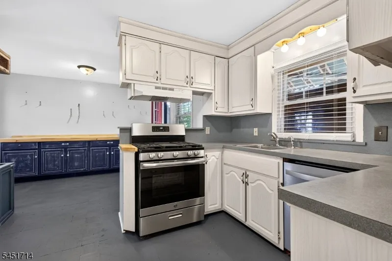 510 Cook Ave Middlesex, NJ 08846