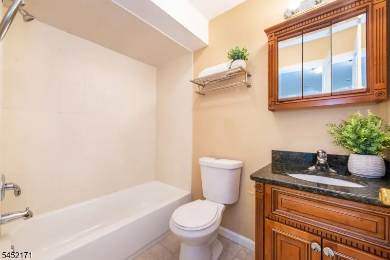 54 S Maple Ave #D Unit D East Orange City, NJ 07018