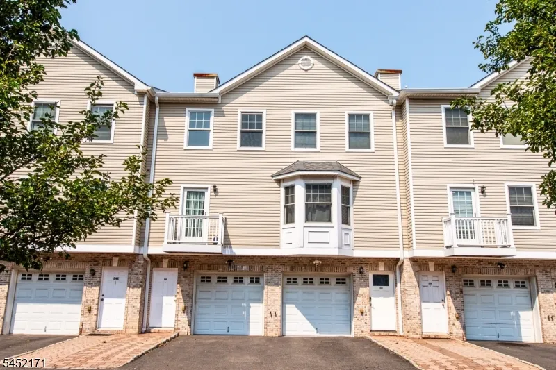 54 S Maple Ave #D Unit D East Orange City, NJ 07018