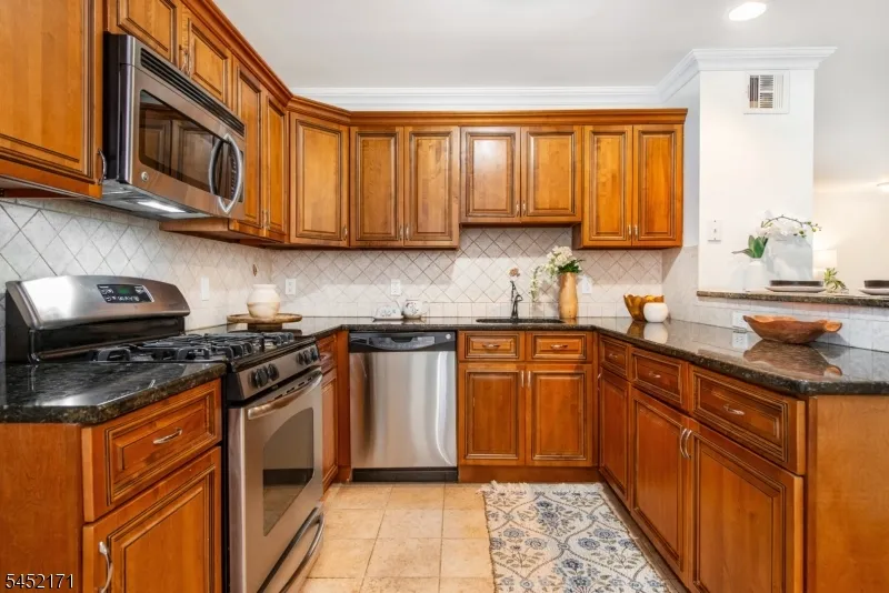 54 S Maple Ave #D Unit D East Orange City, NJ 07018