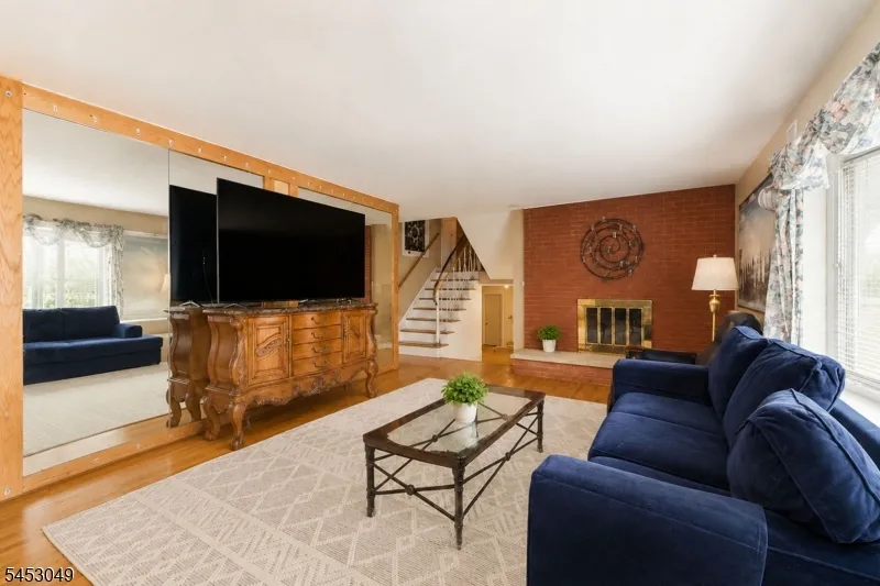 472 Summit Rd Mountainside, NJ 07092