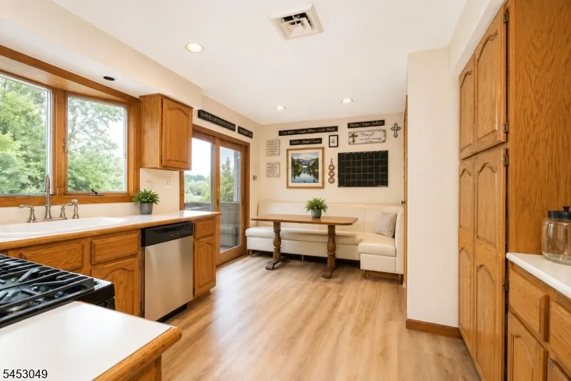 472 Summit Rd Mountainside, NJ 07092