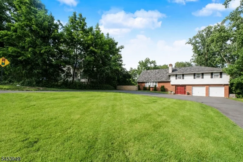 472 Summit Rd Mountainside, NJ 07092