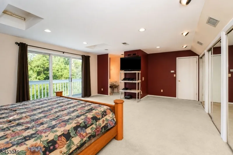 472 Summit Rd Mountainside, NJ 07092