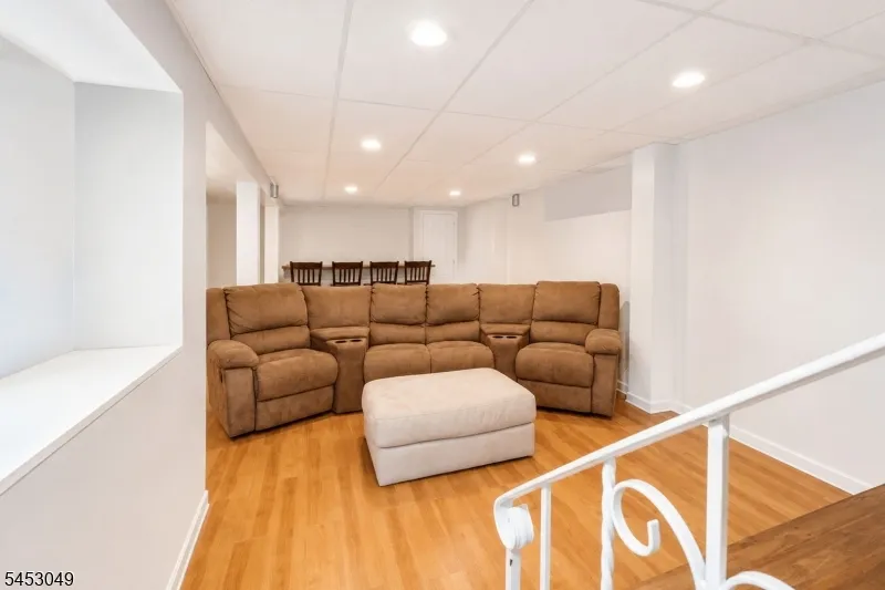 472 Summit Rd Mountainside, NJ 07092