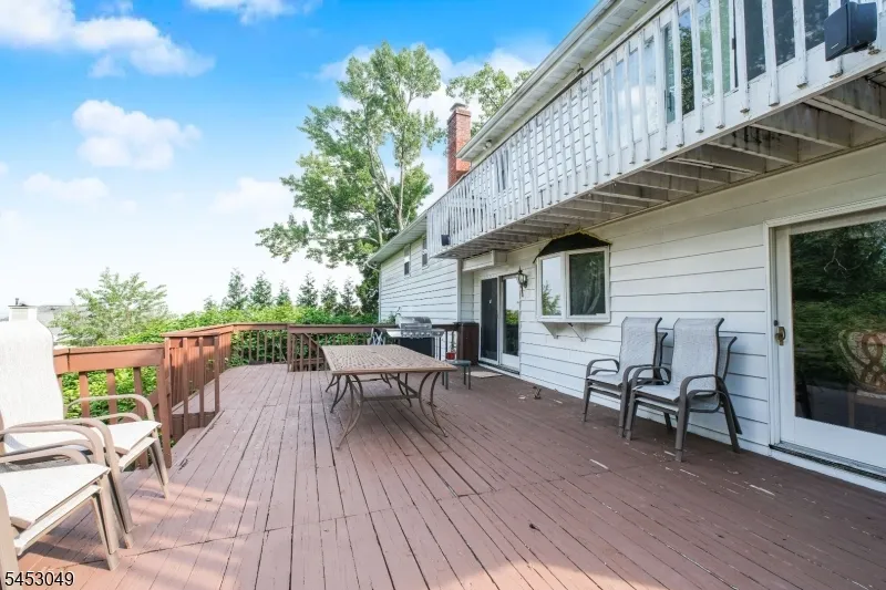 472 Summit Rd Mountainside, NJ 07092