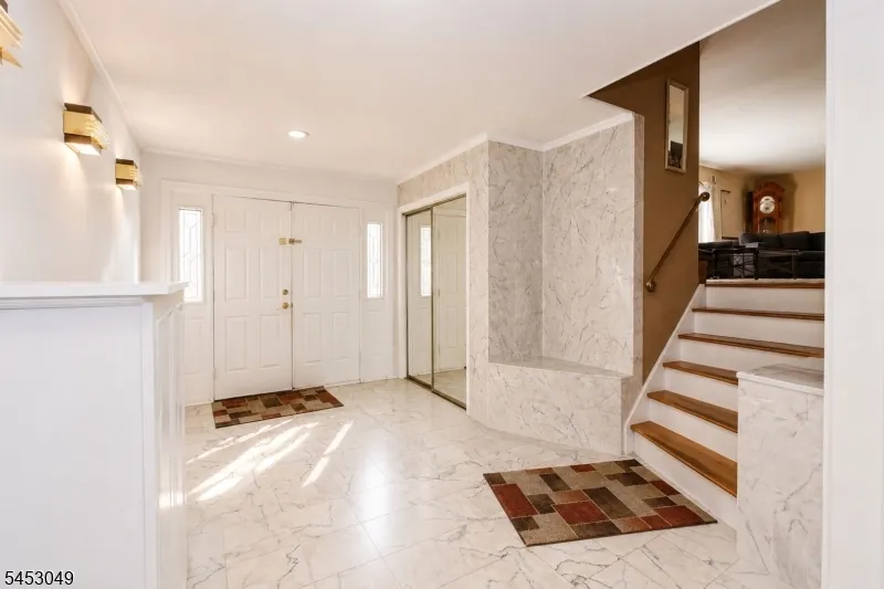 472 Summit Rd Mountainside, NJ 07092
