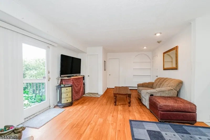 472 Summit Rd Mountainside, NJ 07092