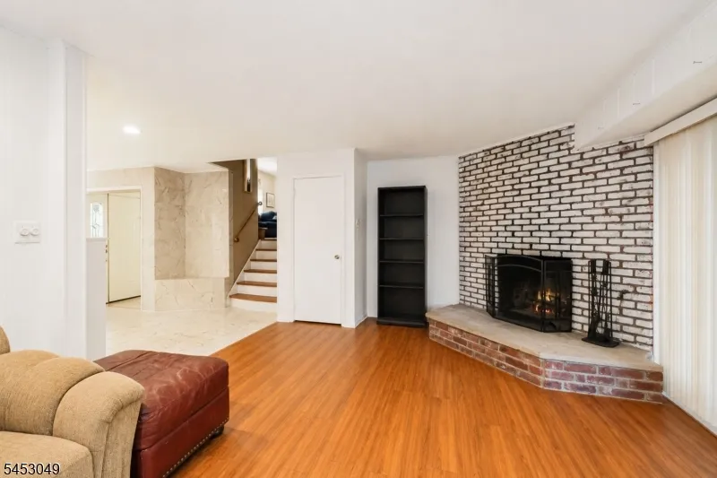 472 Summit Rd Mountainside, NJ 07092