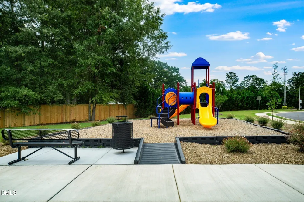 1040 Red Finch Way Angier, NC 27501