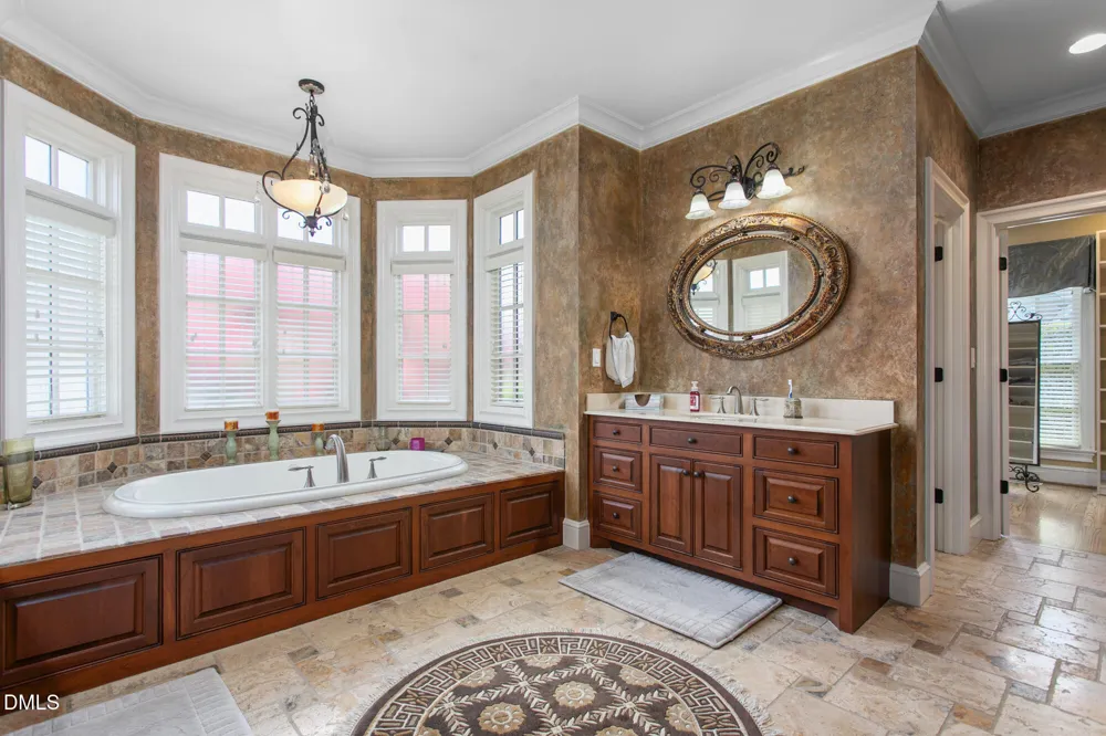 841 Dunleigh Drive Burlington, NC 27215