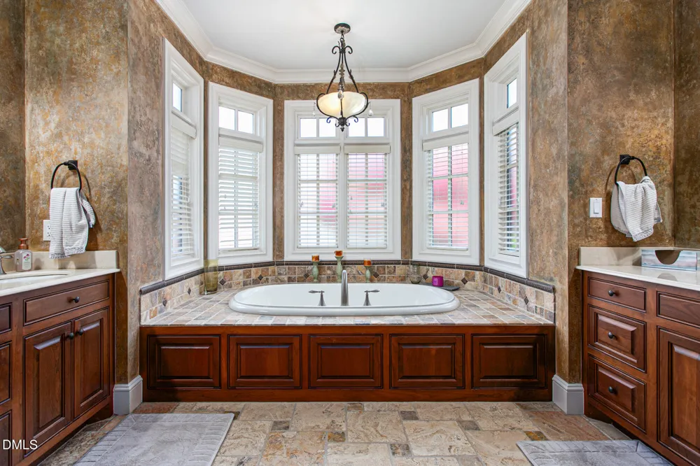 841 Dunleigh Drive Burlington, NC 27215
