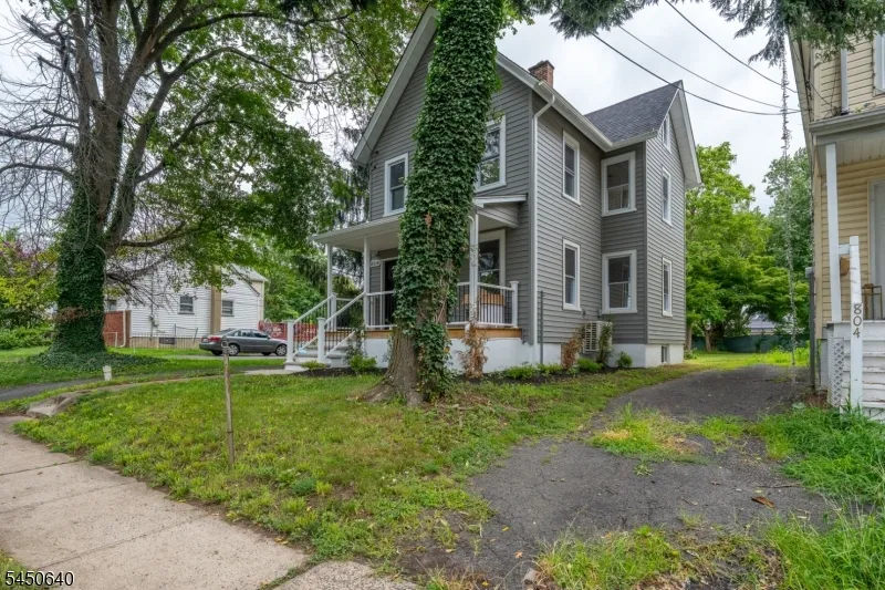 806 E 2Nd St Plainfield City, NJ 07062