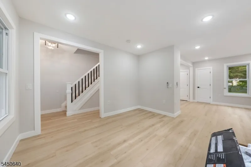 806 E 2Nd St Plainfield City, NJ 07062