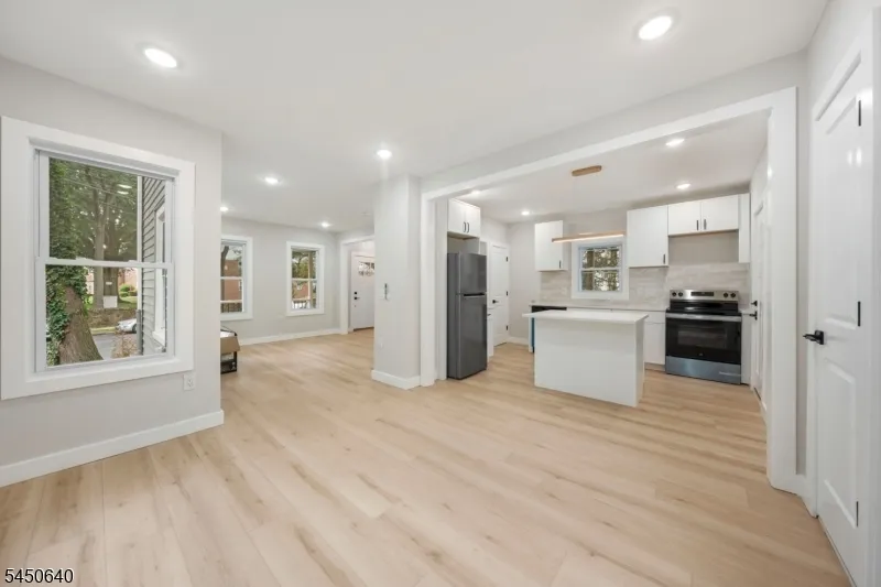 806 E 2Nd St Plainfield City, NJ 07062
