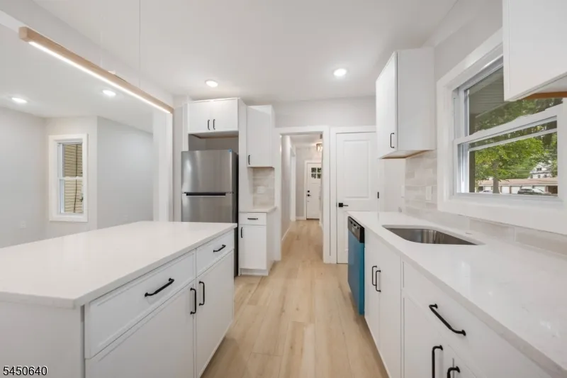 806 E 2Nd St Plainfield City, NJ 07062