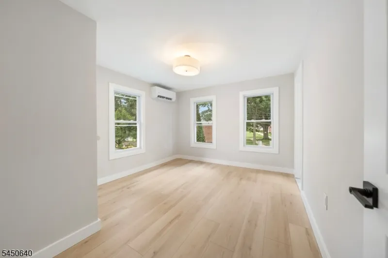 806 E 2Nd St Plainfield City, NJ 07062