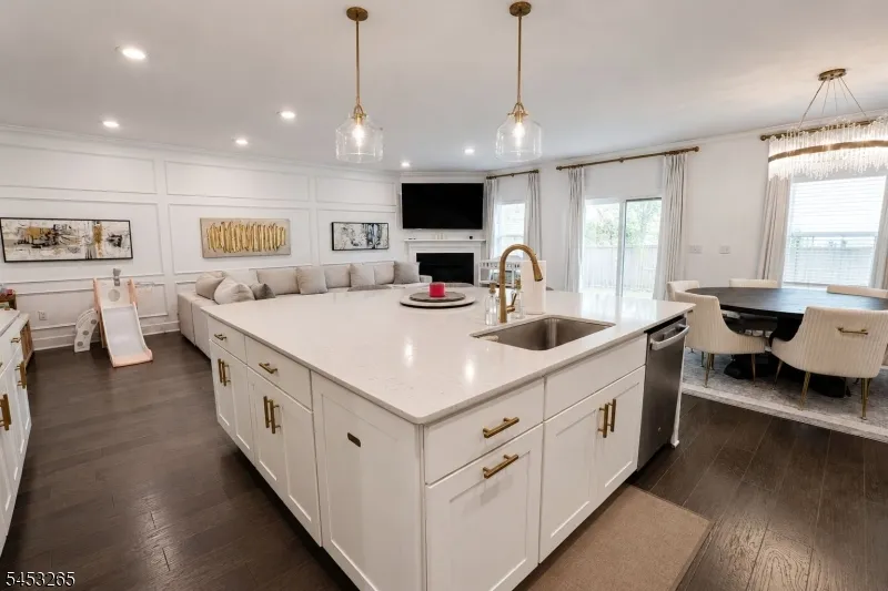 3 MYERS TERRACE Morris Plains, NJ 07950