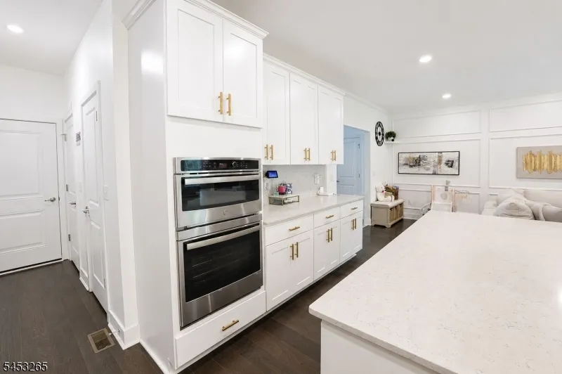 3 MYERS TERRACE Morris Plains, NJ 07950