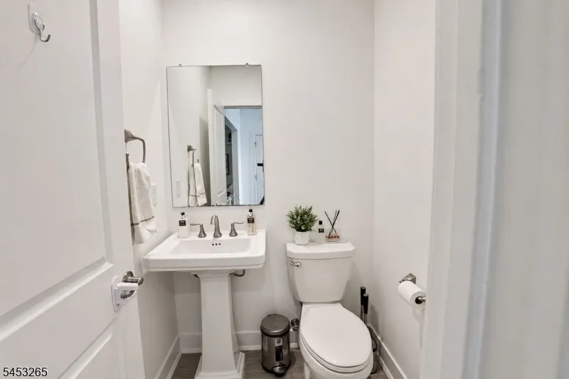3 MYERS TERRACE Morris Plains, NJ 07950