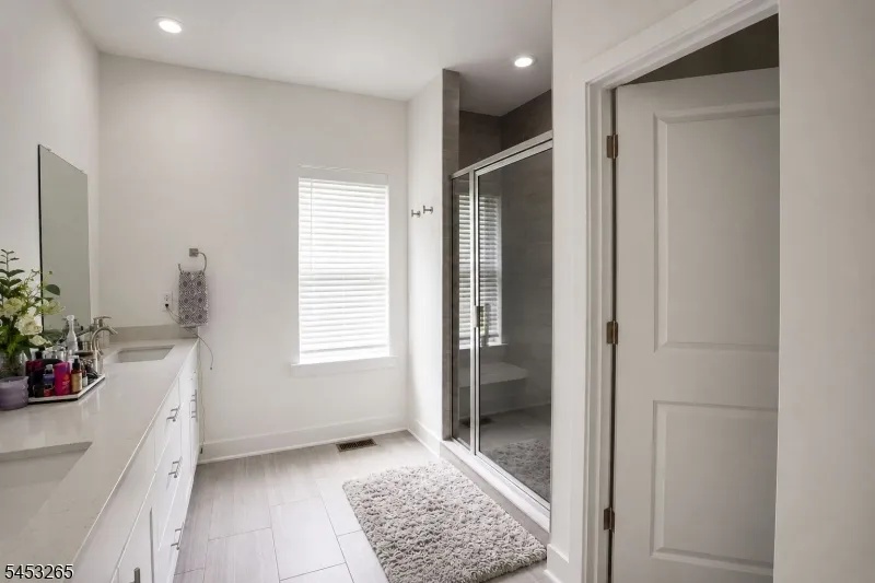 3 MYERS TERRACE Morris Plains, NJ 07950