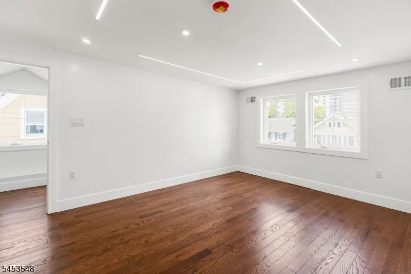 37 Wayne Ave East Orange City, NJ 07018
