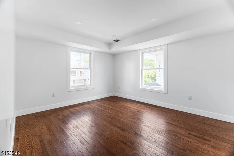 37 Wayne Ave East Orange City, NJ 07018